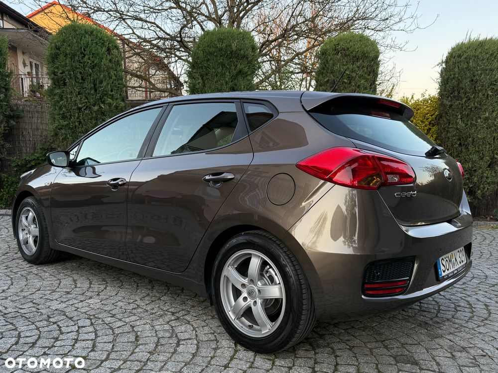 Kia Ceed 1.4 CVVT Dream Team Edition - 14
