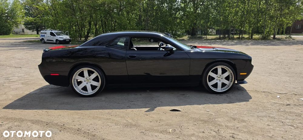Dodge Challenger - 5