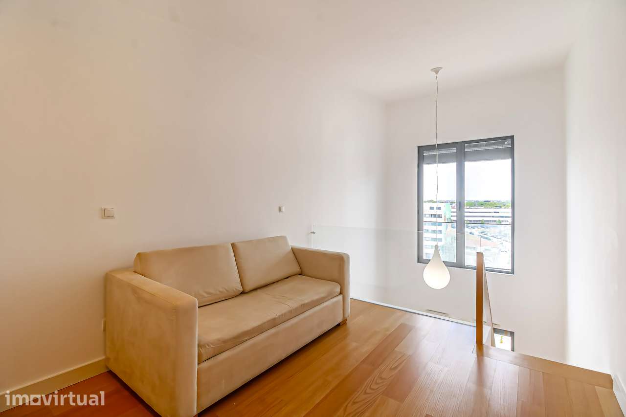Apartamento T1+1 duplex com terraço privado e vista desafogada - Grande imagem: 4/8