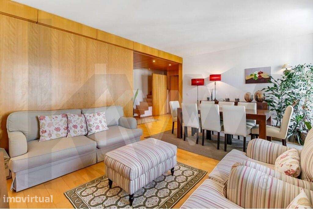 APARTAMENTO T3, DUPLEX,  NA PRAÇA LUÍS DE CAMÕES Nº10 A 16, CHIADO, VI - Grande imagem: 4/45