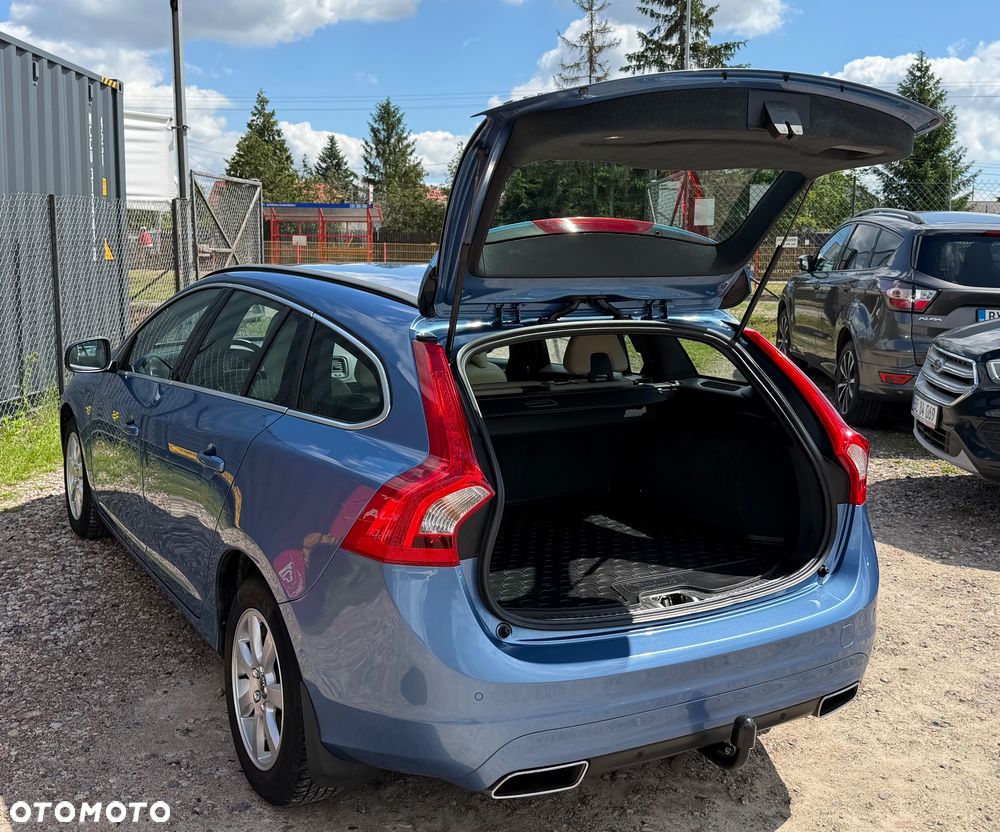 Volvo V60 D4 Drive-E Momentum - 34