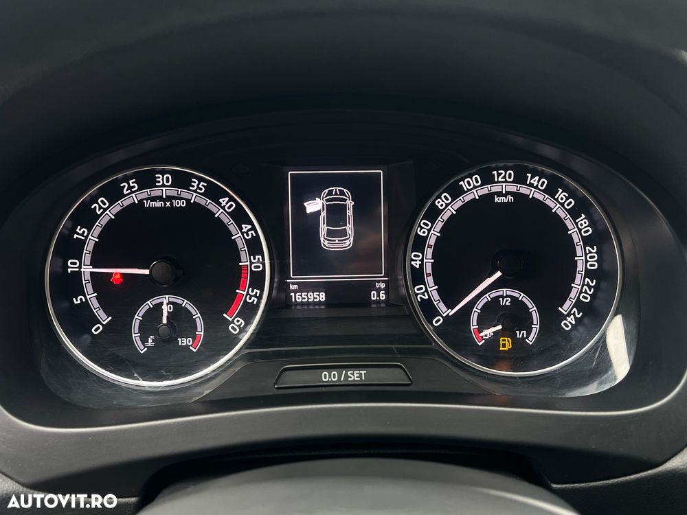 Skoda RAPID 1.4 TDI DSG Clever - 9