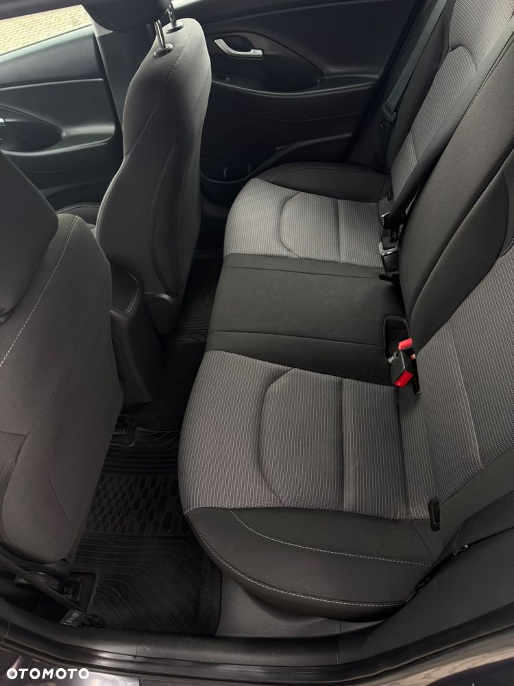 Hyundai i30 1.4 Classic + - 9