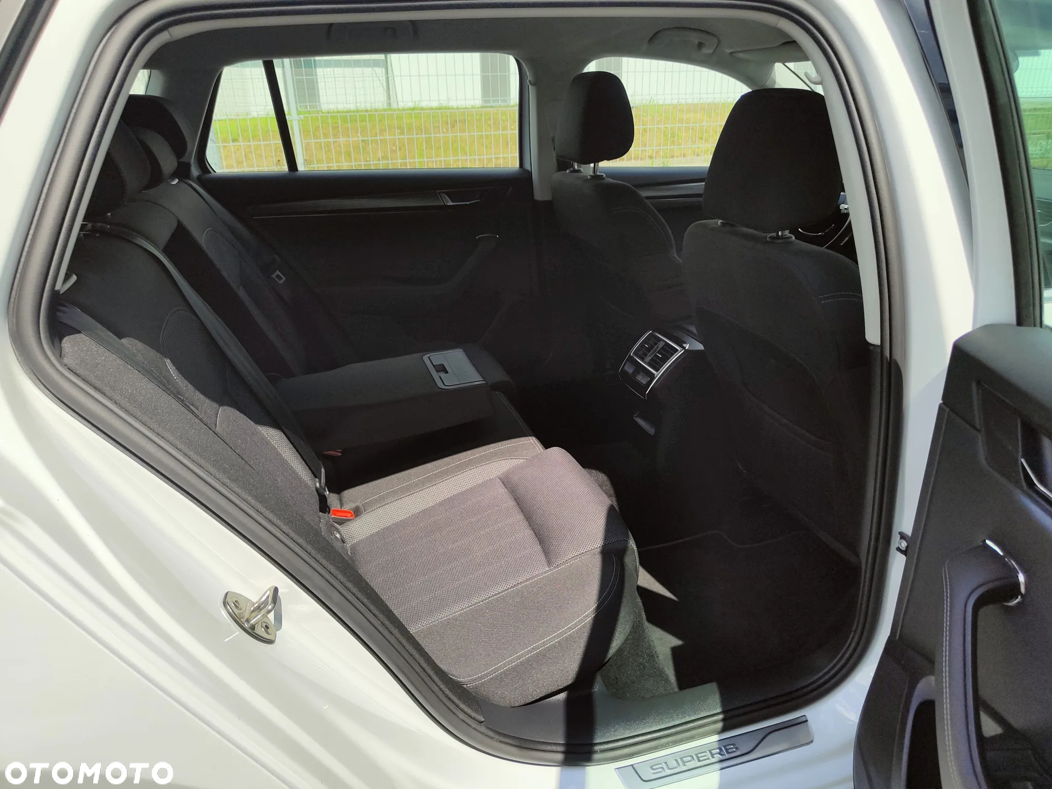 Skoda Superb Combi 2.0 TDI DSG Style - 13