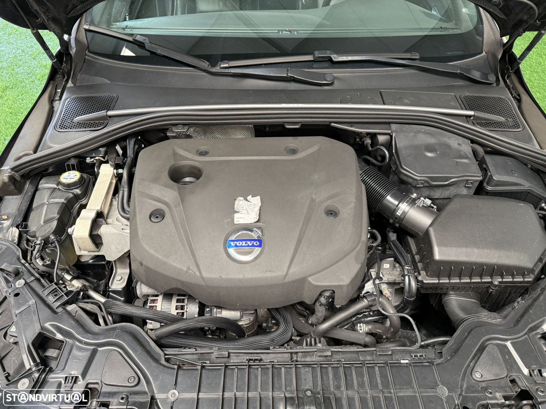 Volvo V60 2.0 D4 R-Design - 18