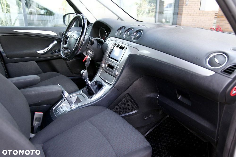 Ford Galaxy 2.0 TDCi Ambiente - 9