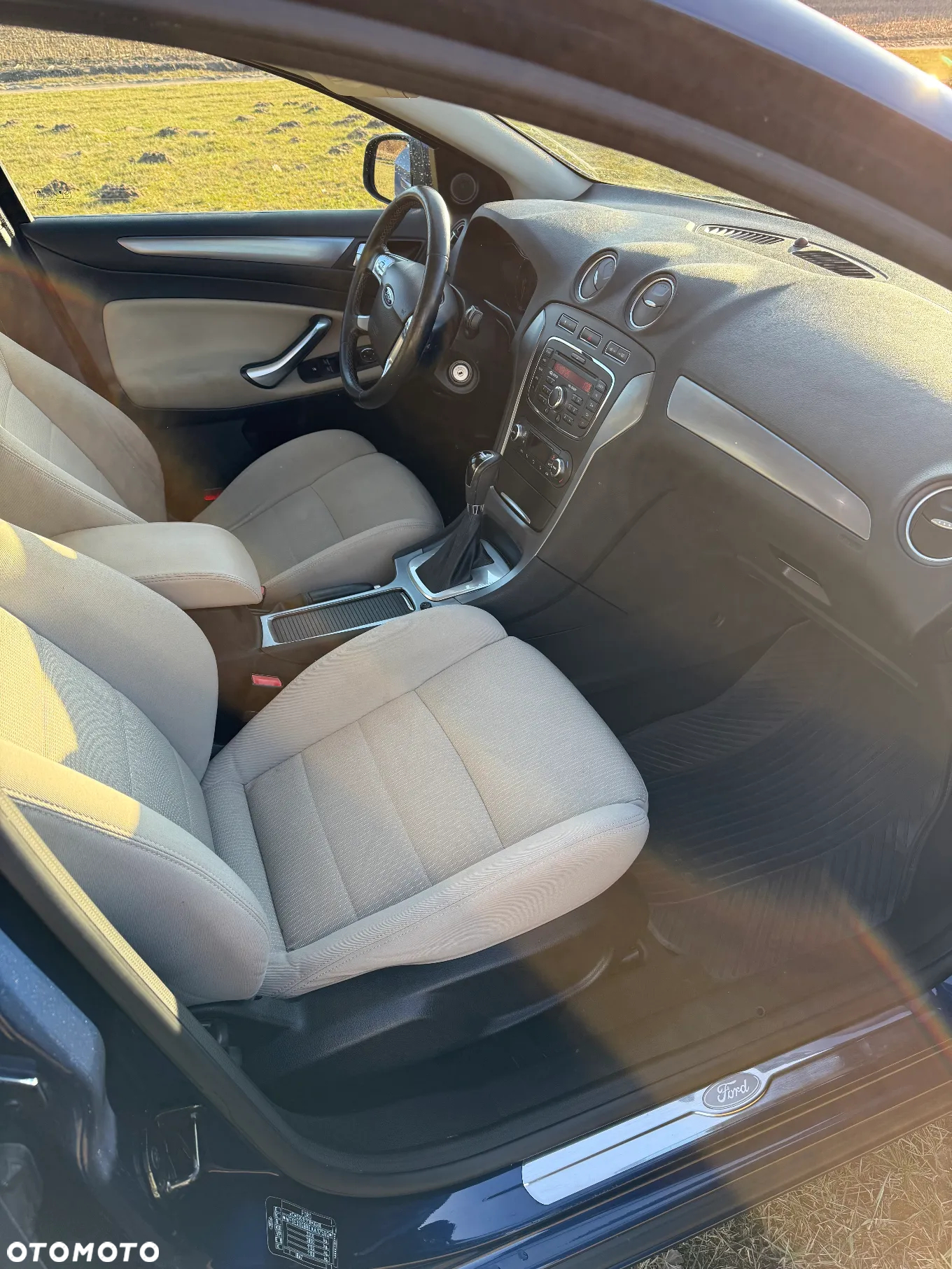 Ford Mondeo 2.0 T Ghia - 7
