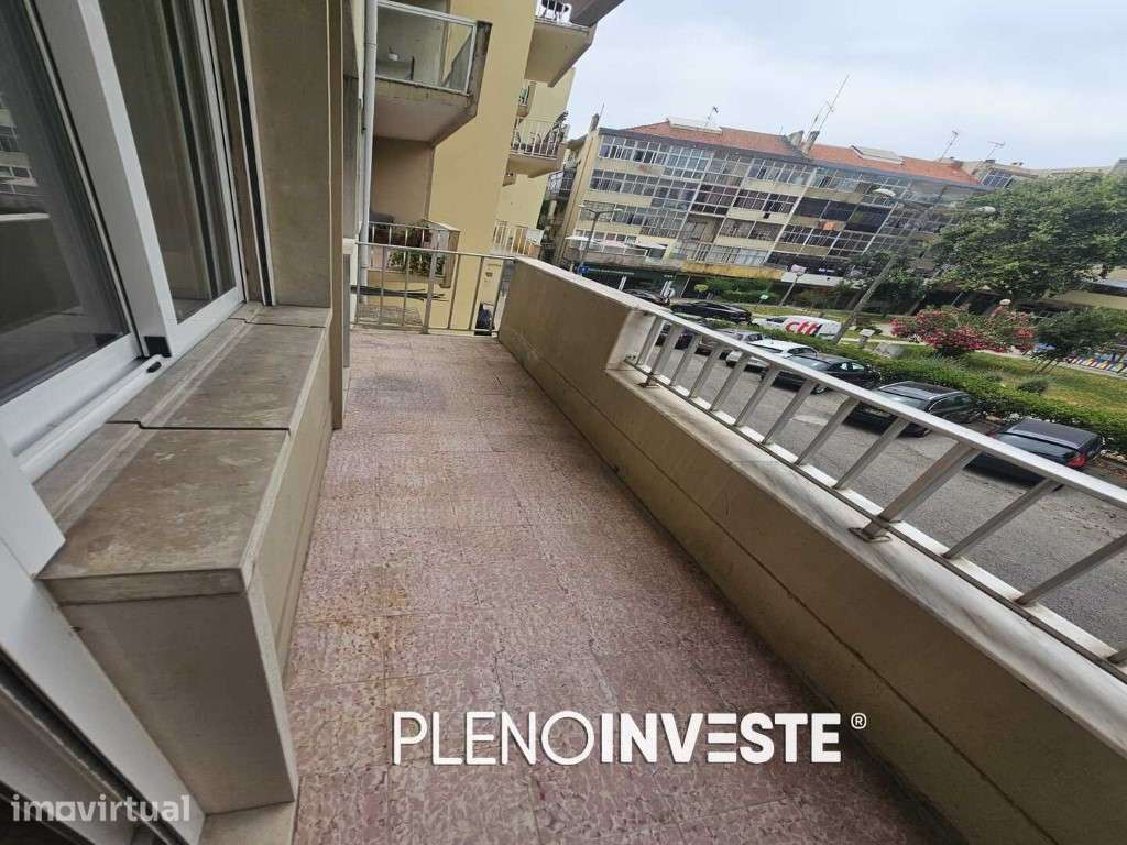 Apartamento T4 transformado em t3 na cova da piedade Almada - Grande imagem: 3/26