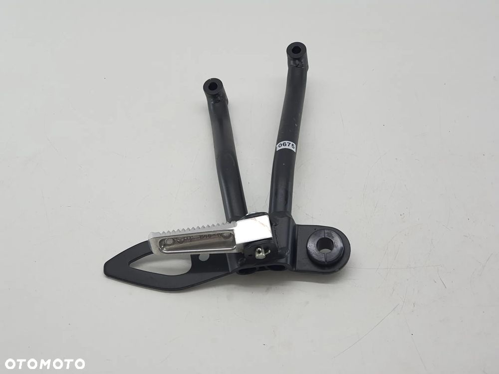 SET PASAZERA PRAWY PODNOZEK  YAMAHA XSR 125 - 1