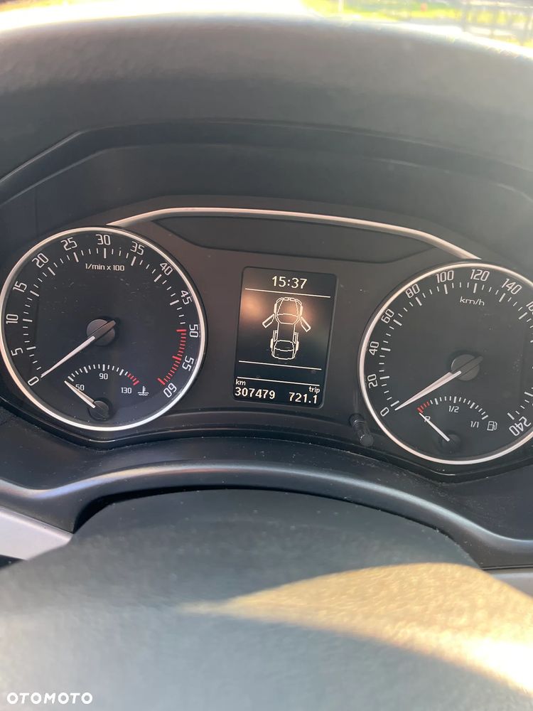 Skoda Octavia 1.6 TDI Ambiente - 24