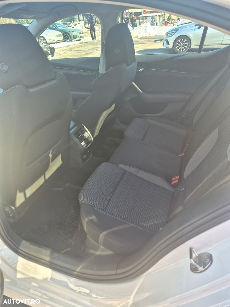 Skoda Octavia 2.0 TDI DSG Ambition - 8