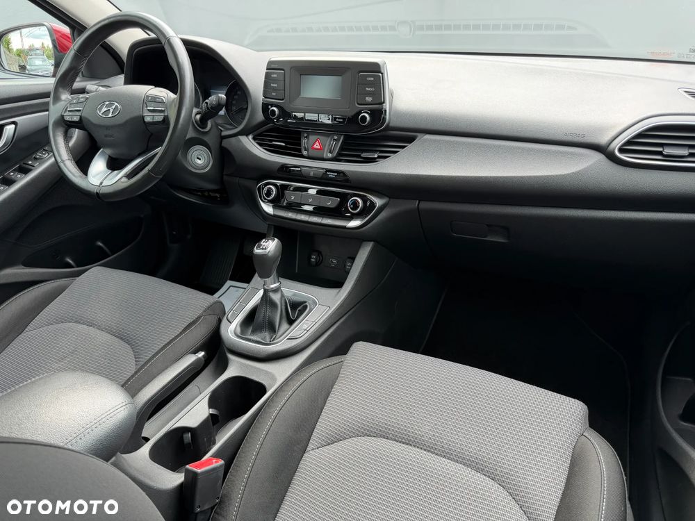 Hyundai i30 1.5 DPI Classic + - 22