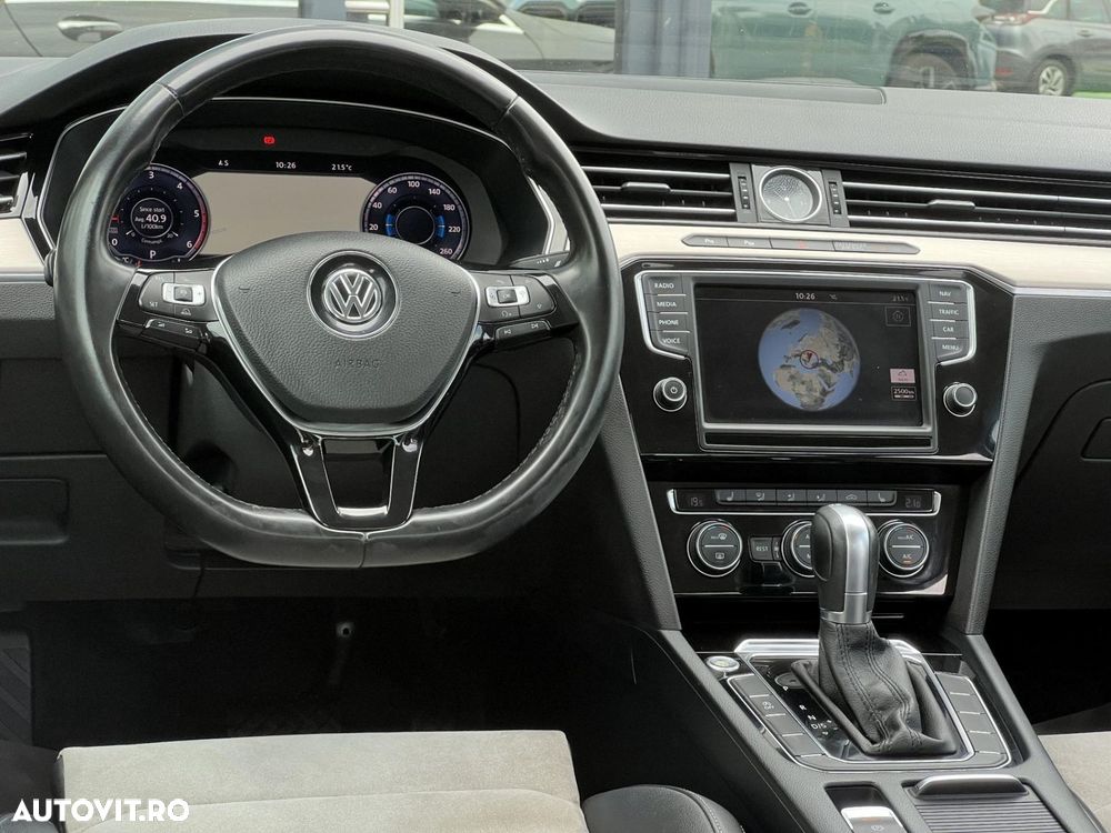 Volkswagen Passat - 10