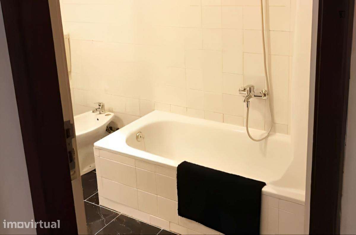 Quarto - localizado em Cedofeita Porto - Grande imagem: 3/11
