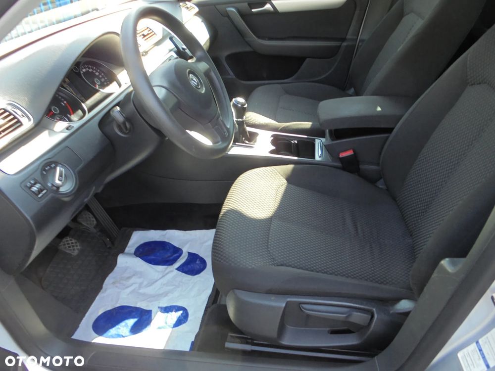 Volkswagen Passat 2.0 TDI Comfortline - 29