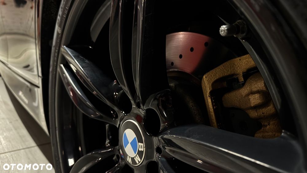 BMW Seria 5 550i xDrive - 26