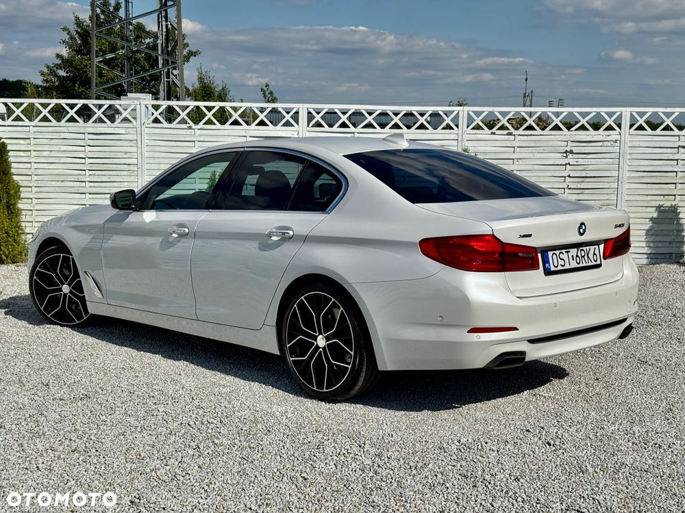 BMW Seria 5 540i xDrive Sport Line sport - 33