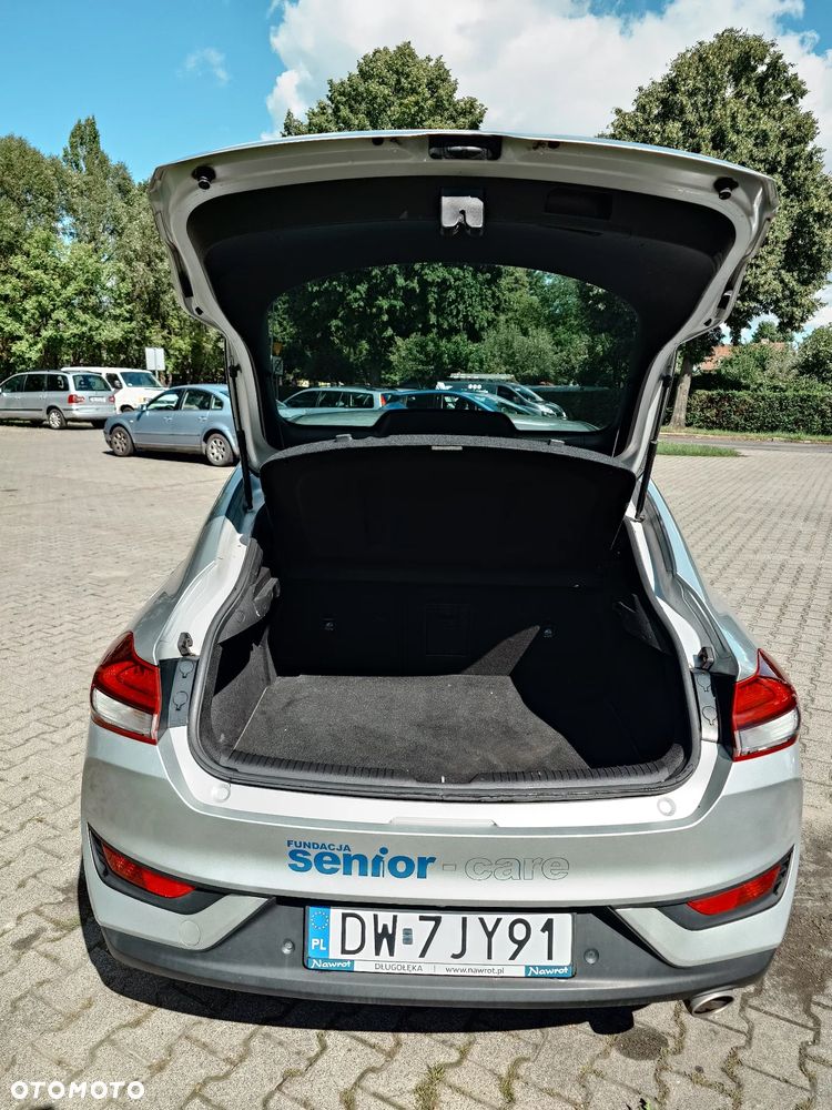 Hyundai i30 Fastback 1.6 CRDI Premium - 6