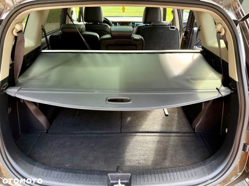 Kia Carens 1.7 CRDi XL 7os - 26