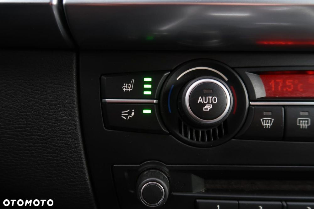 BMW X5 4.8i - 12