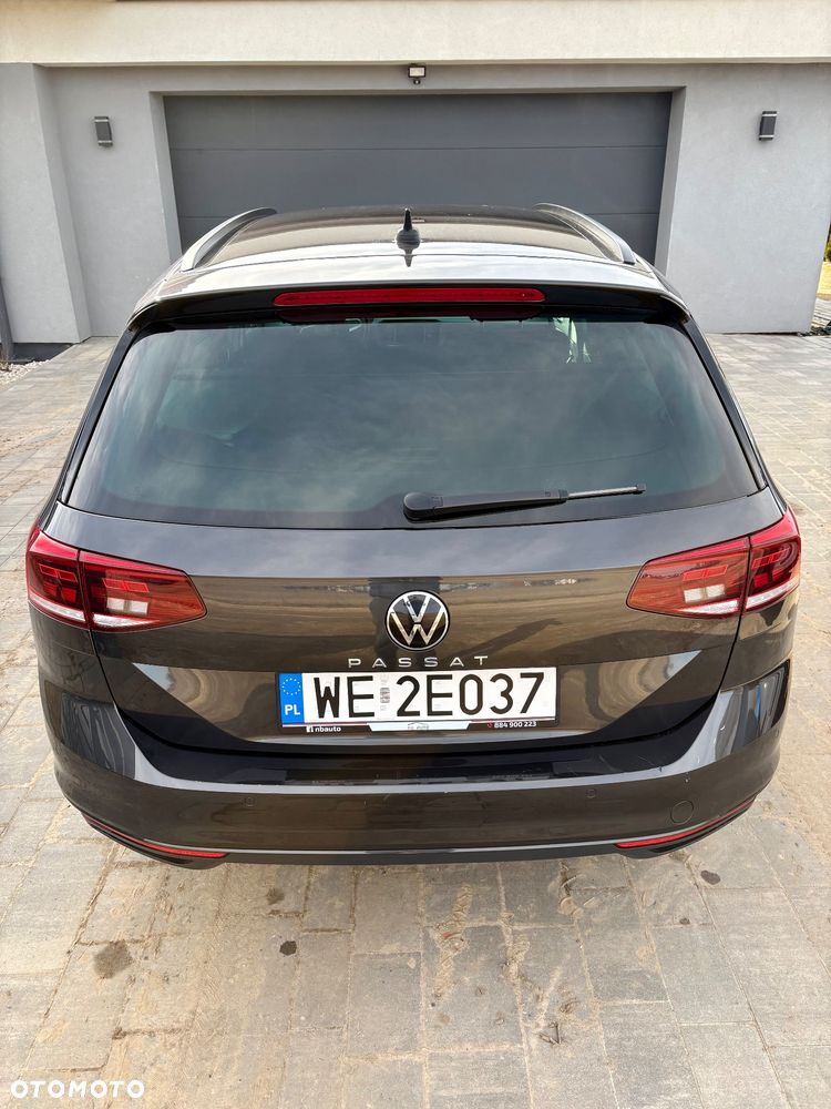 Volkswagen Passat - 11
