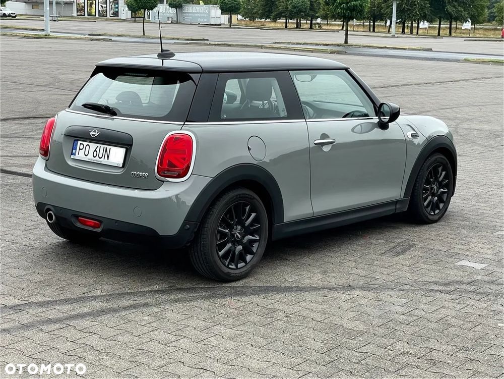MINI Cooper Standard - 16