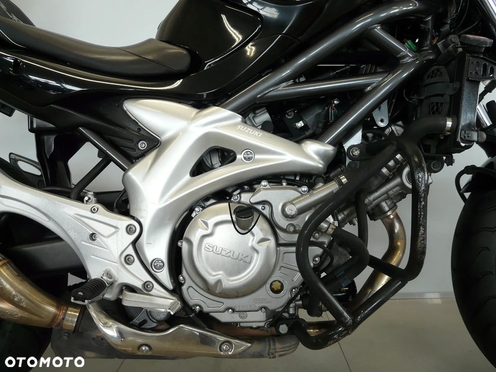 Suzuki Gladius - 8