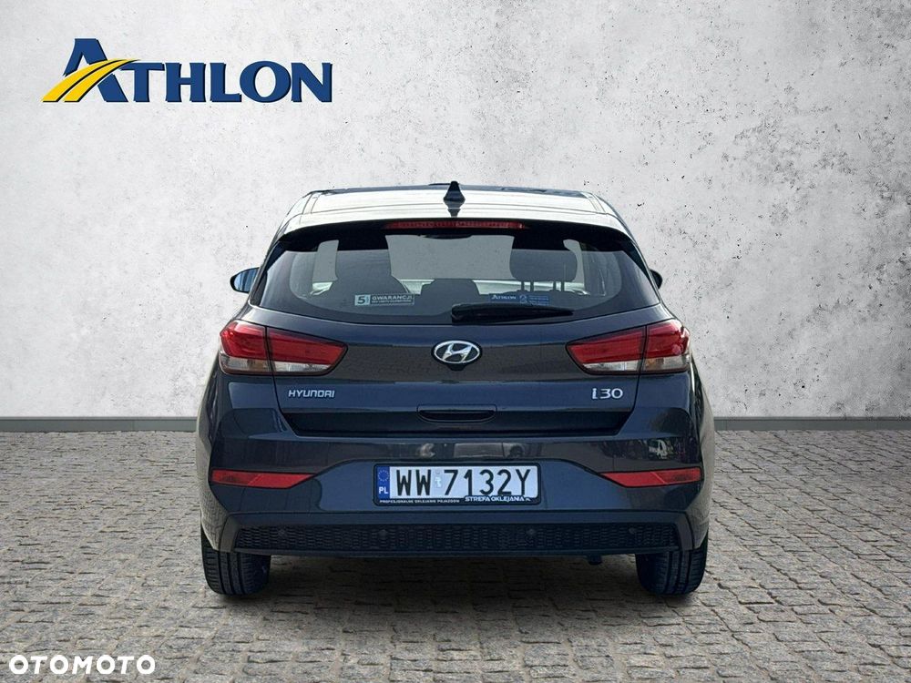 Hyundai i30 1.5 DPI Classic + - 4