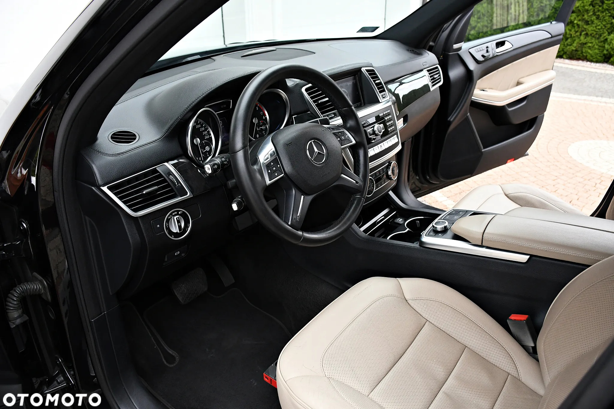 Mercedes-Benz GL 350 BlueTec 4-Matic - 25