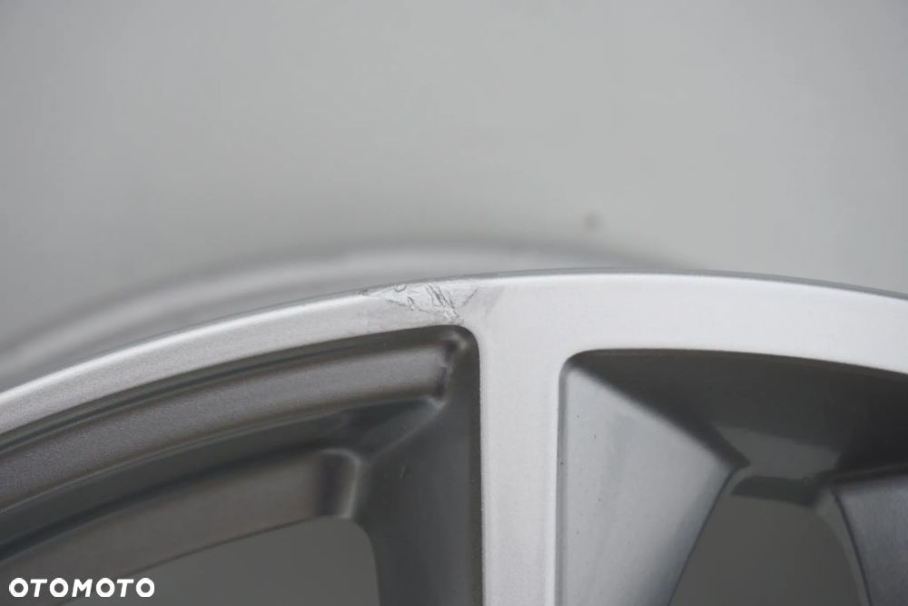 Audi 5x112 21 8,5J et43 4K0601025CP stan bdb- - 4