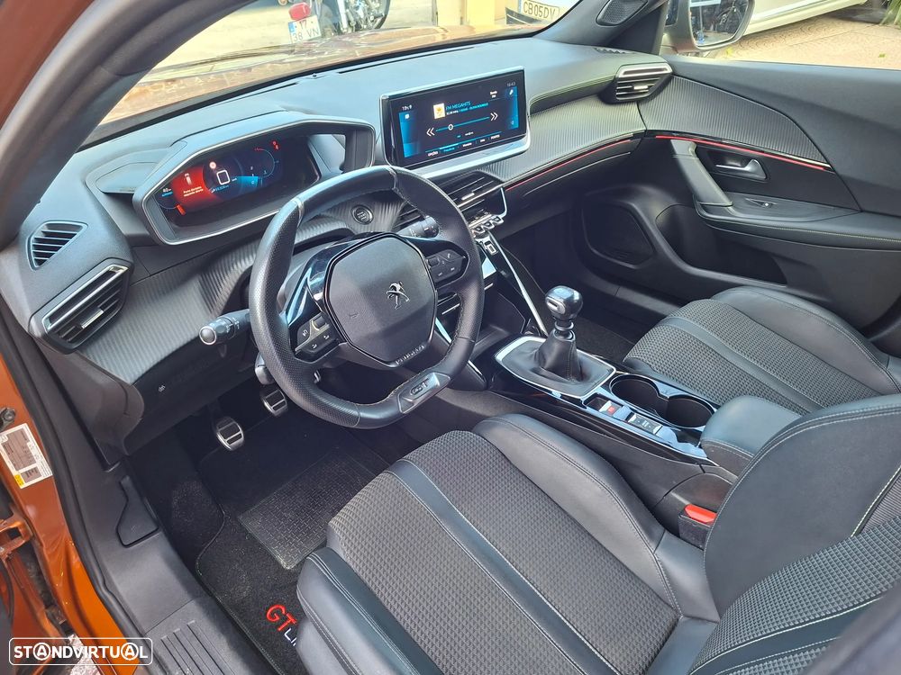 Peugeot 2008 PureTech 130 Stop&Start GT-Line Edition — fotografia 19
