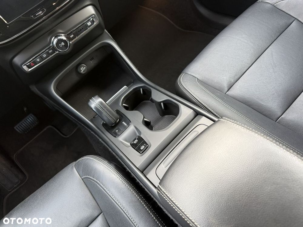 Volvo XC 40 D4 AWD Momentum - 12