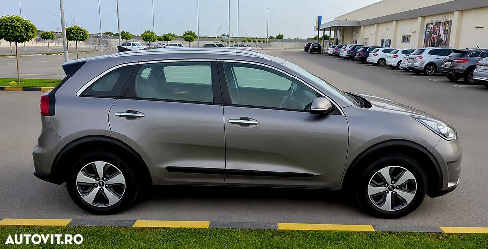 Kia Niro 1.6 GDI 2WD Aut. Edition 7 - 10
