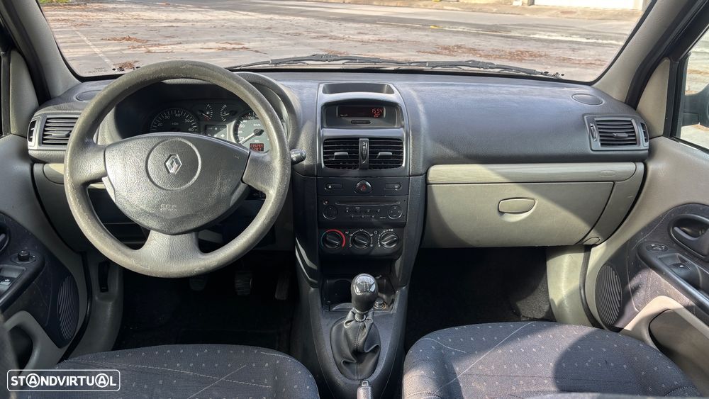Renault Clio 1.2 16V Confort Authentique - 5