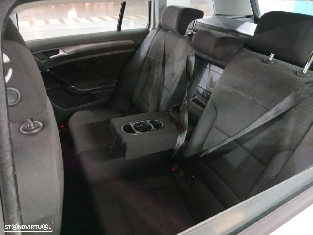 VW Golf Variant 1.6 TDi Confortline - 12