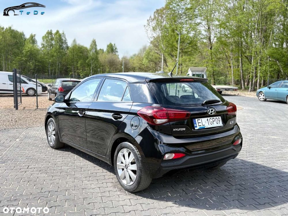 Hyundai i20 blue 1.2 Classic - 13