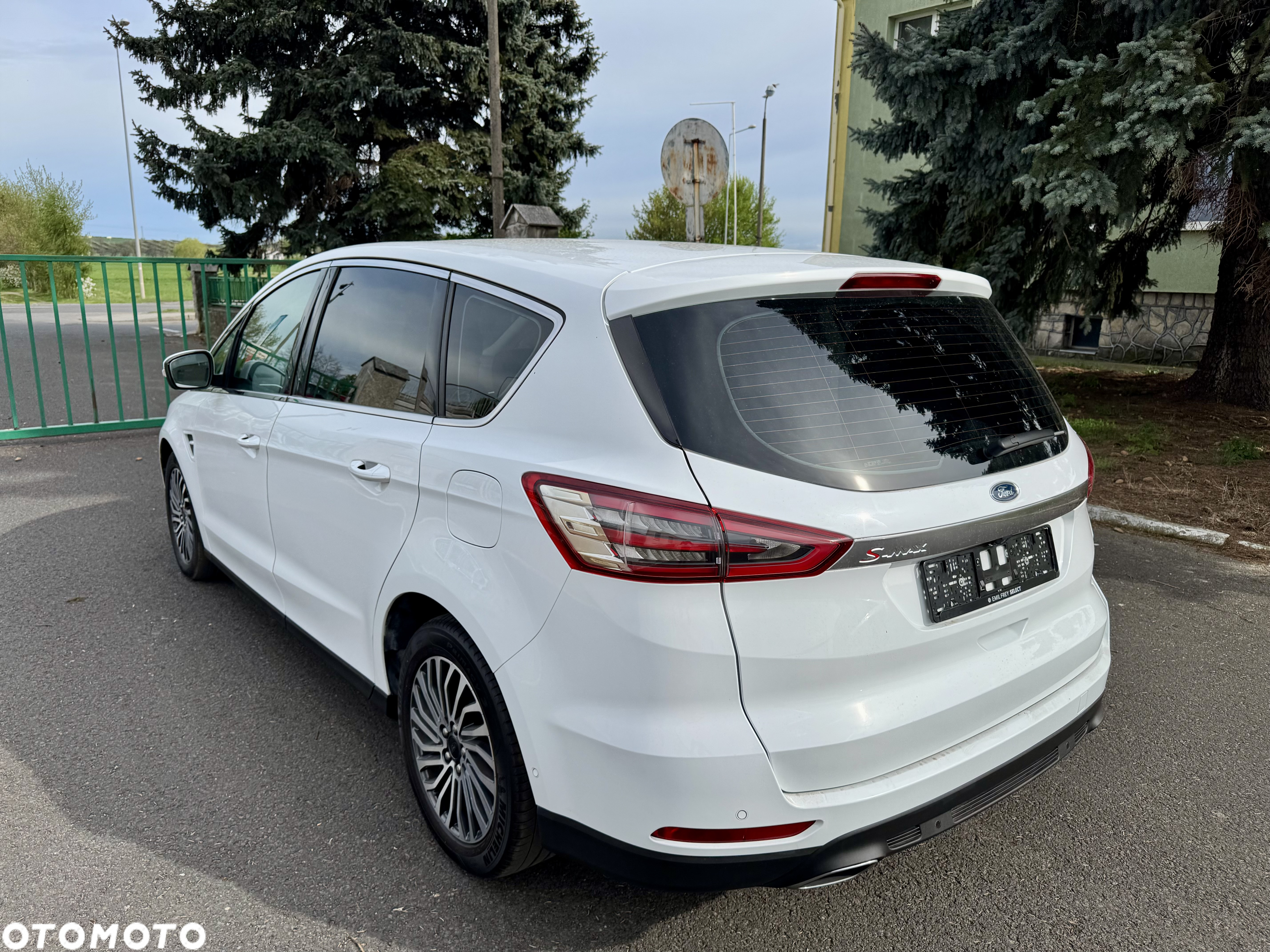 Ford S-Max - 12