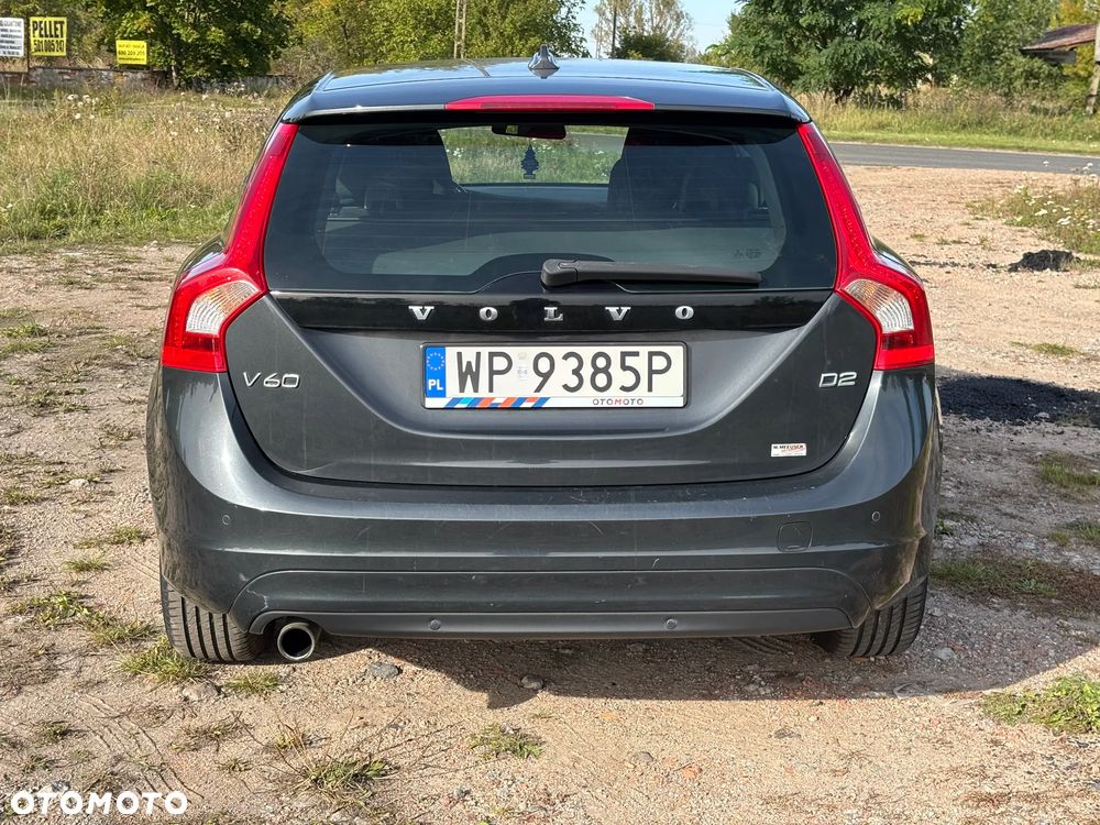 Volvo V60 D2 Momentum - 9