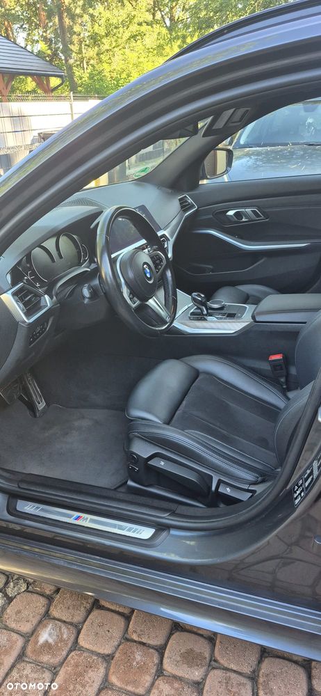 BMW Seria 3 330d xDrive - 32