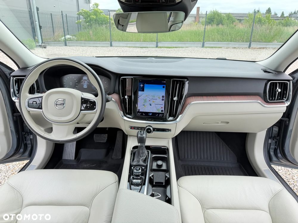 Volvo S60 T5 AWD Momentum Pro - 6