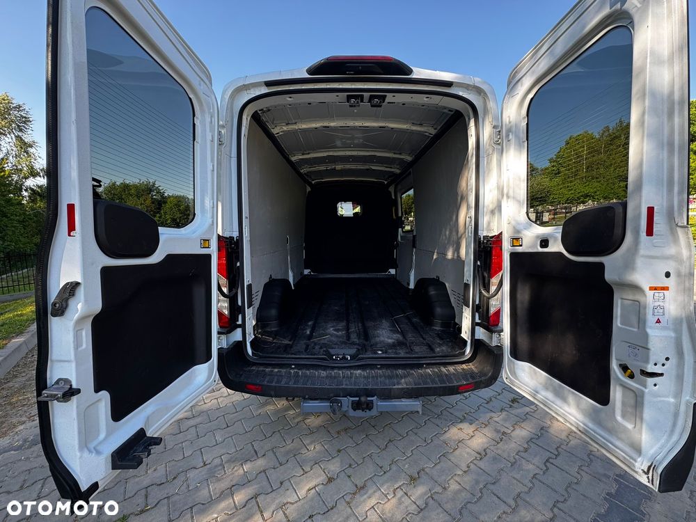 Ford Transit EcoBlue - 16