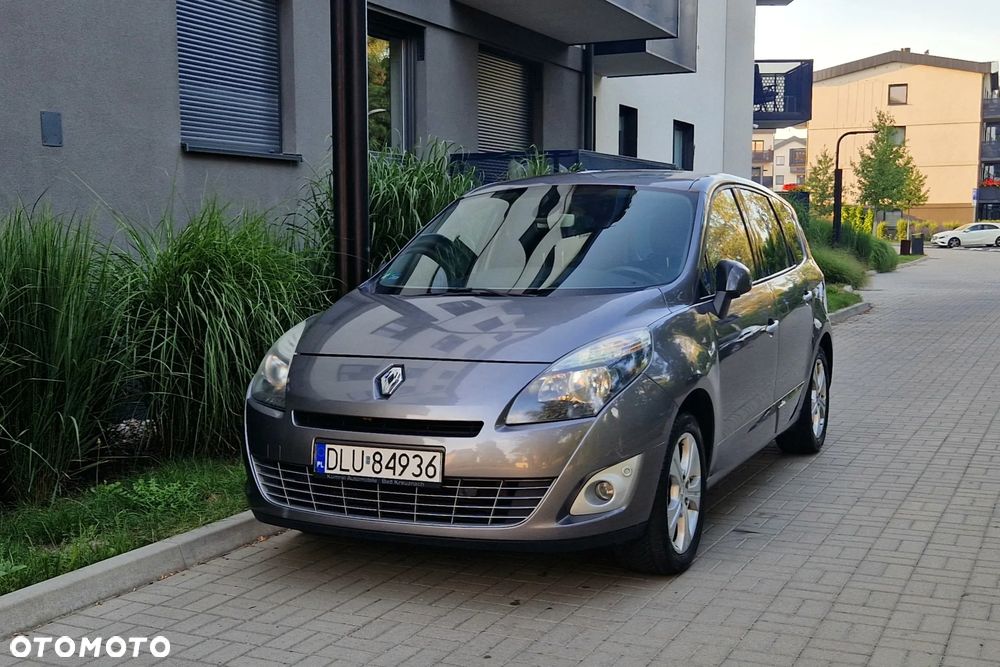Renault Scenic - 1