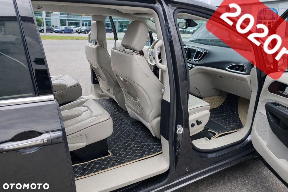 Chrysler Pacifica - 10