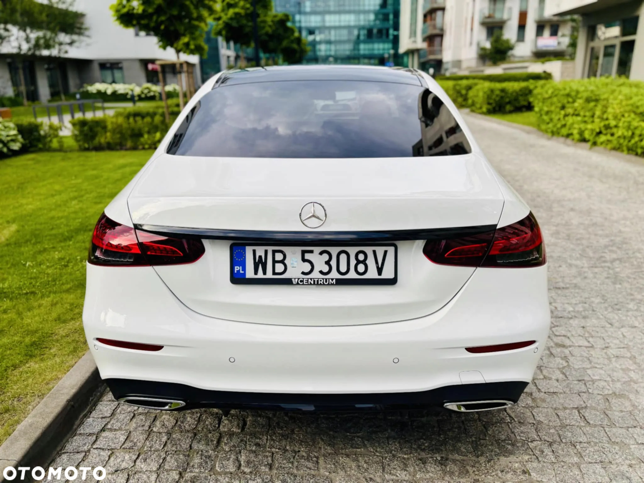Mercedes-Benz Klasa E 220 d Coupe 4-Matic AMG - 4