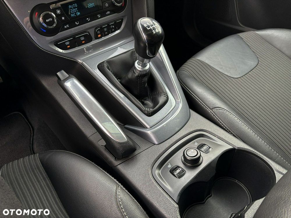 Ford Focus 1.6 EcoBoost Titanium - 23