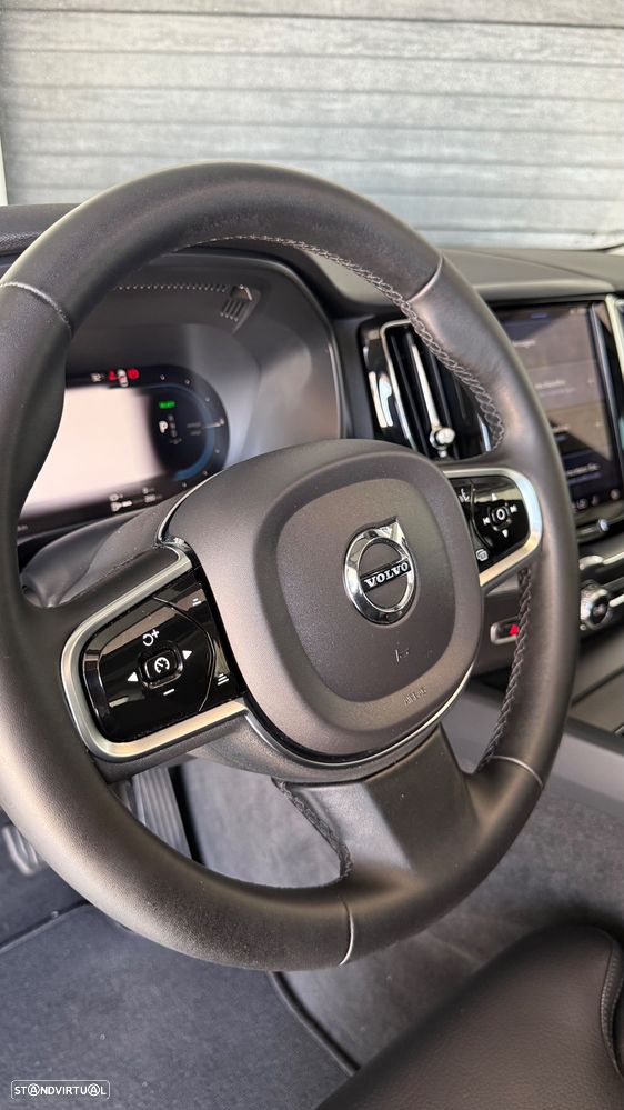 Volvo XC 60 2.0 T6 PHEV R-Design Expression AWD - 4