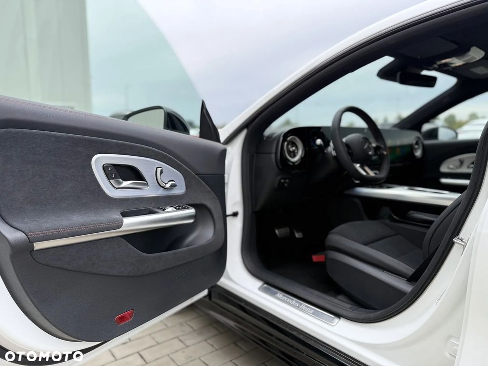 Mercedes-Benz CLA - 17