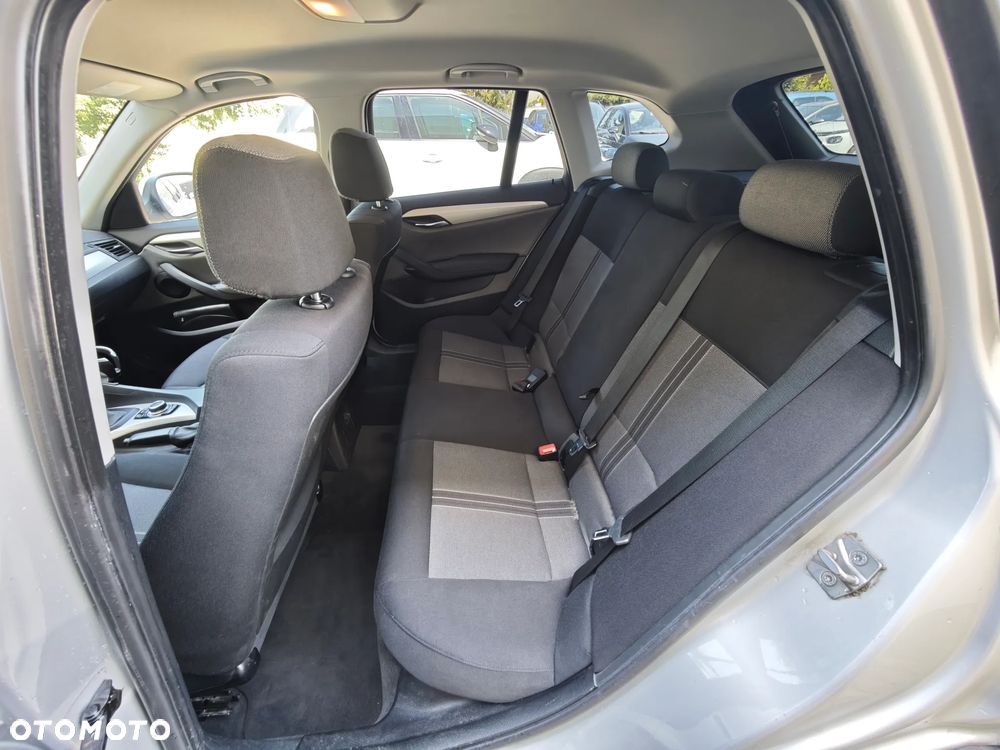 BMW X1 sDrive18i - 19