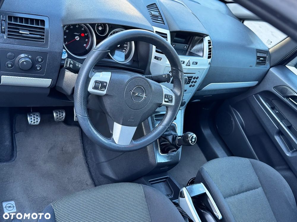 Opel Zafira - 37
