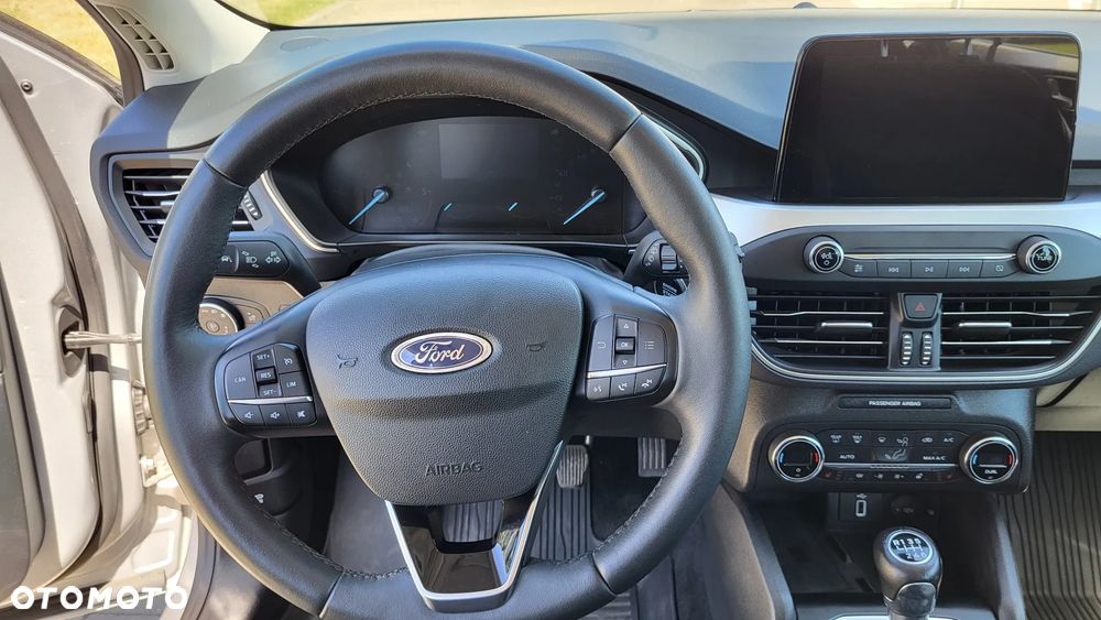 Ford Focus 1.5 EcoBlue Connected - 24